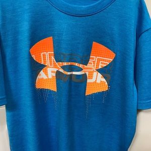 Under Amour boys T-shirt!! Excellent condition!!